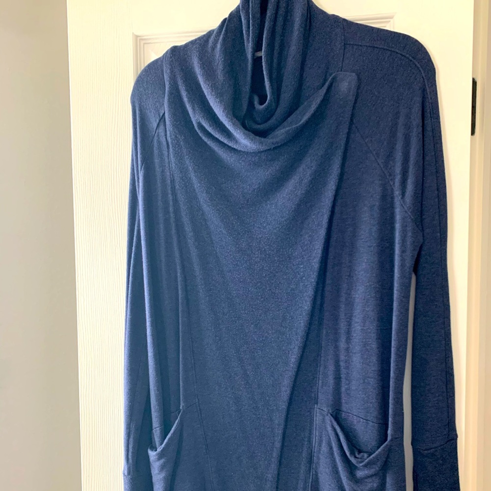 Athleta navy sweater